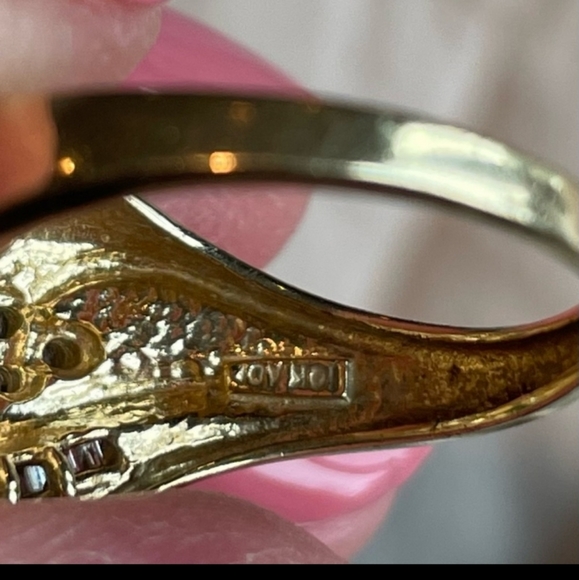 10k adl stamped real emerald with real baguettes and chip diamonds 💎 - Picture 5 of 7